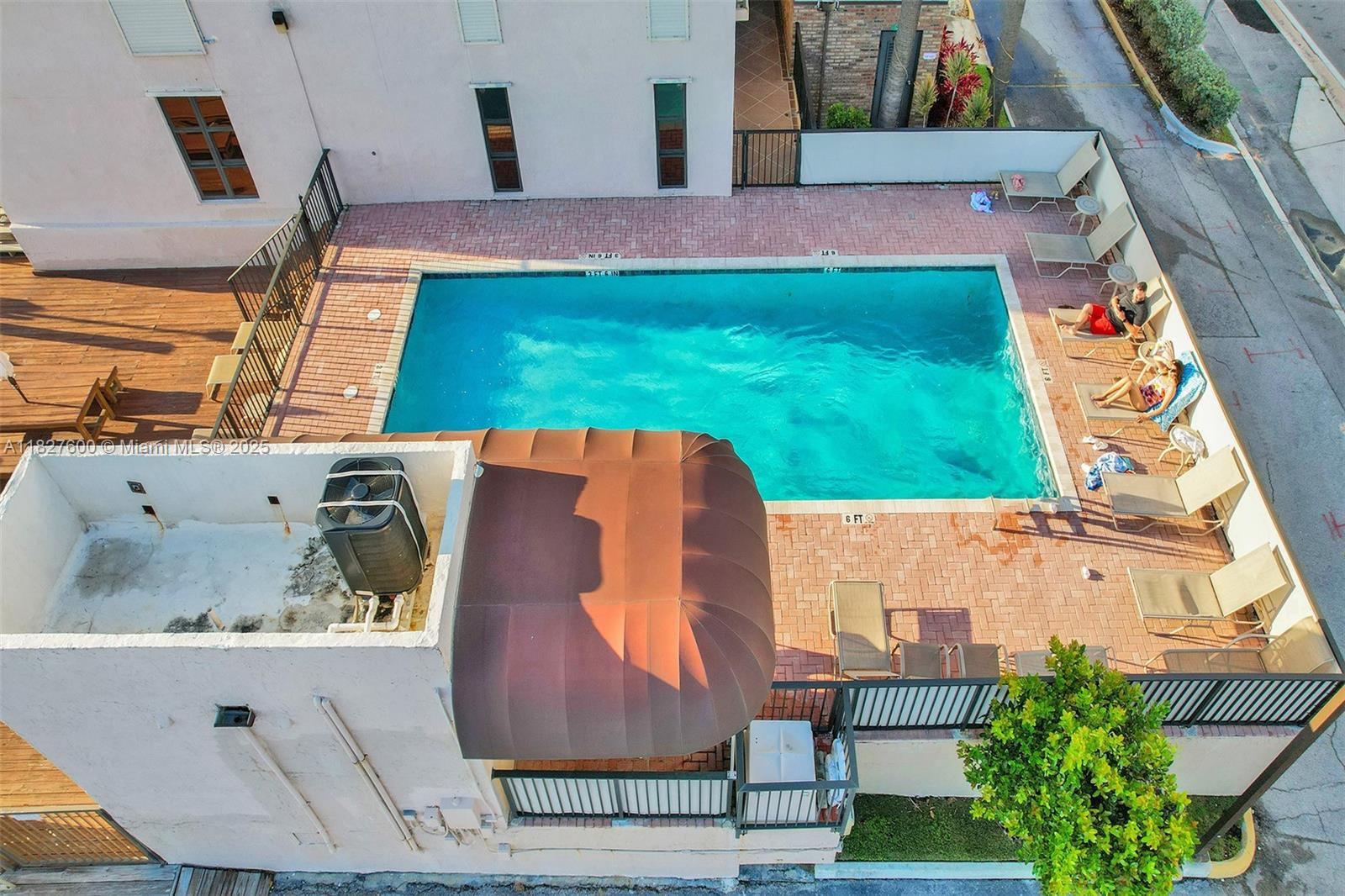 YACHT HARBOUR VILLAS CONDO - Residential