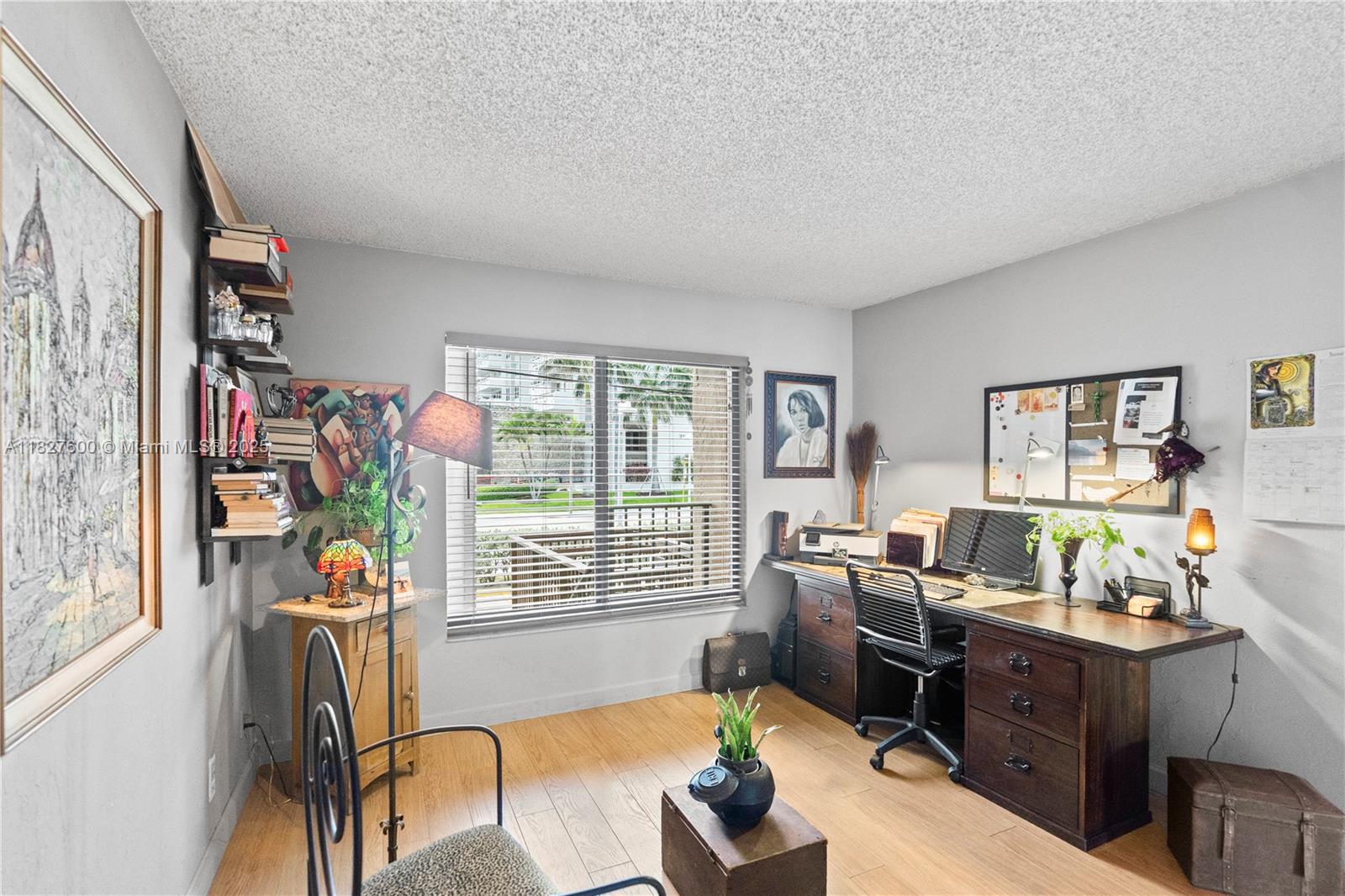 YACHT HARBOUR VILLAS CONDO - Residential