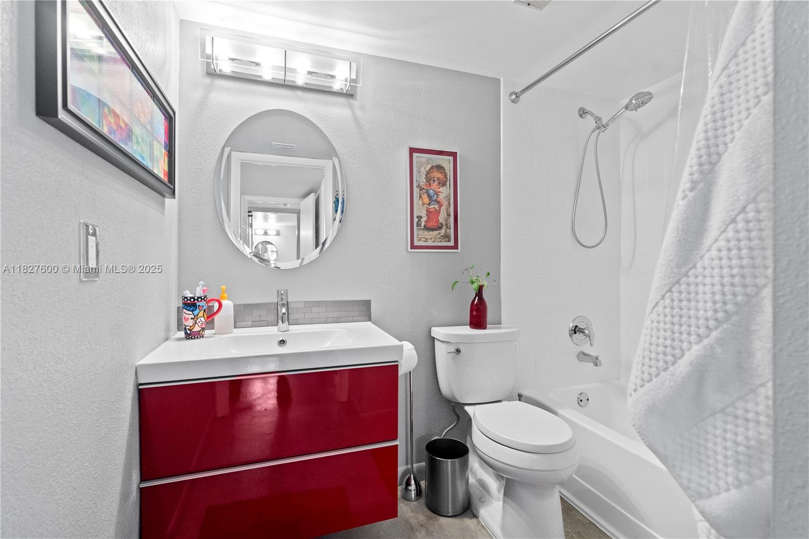 YACHT HARBOUR VILLAS CONDO - Residential