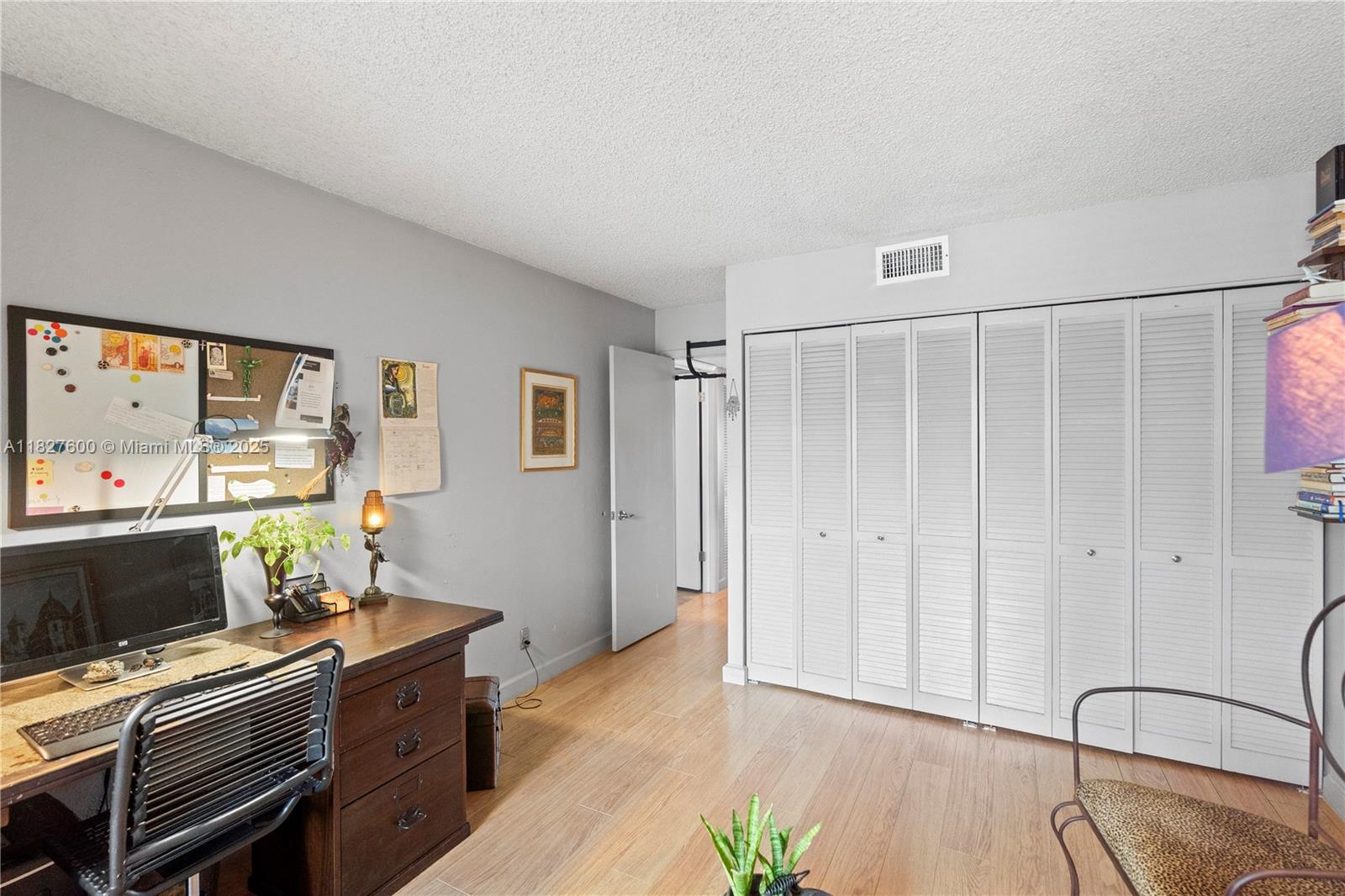 YACHT HARBOUR VILLAS CONDO - Residential