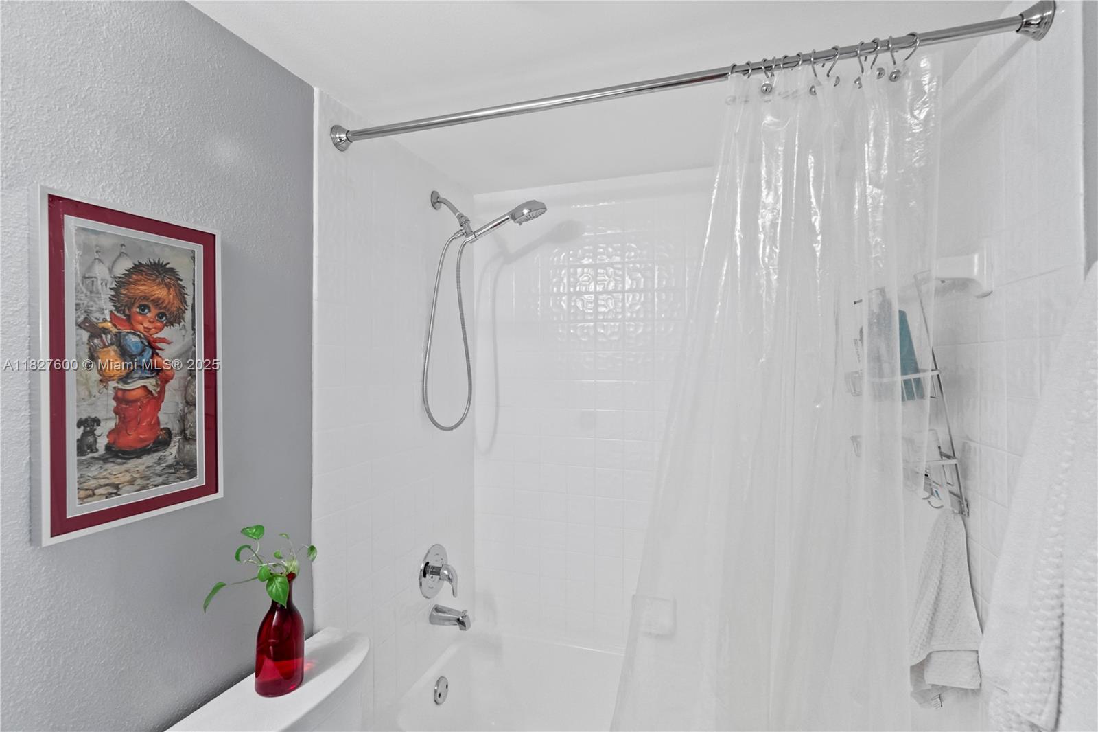 YACHT HARBOUR VILLAS CONDO - Residential