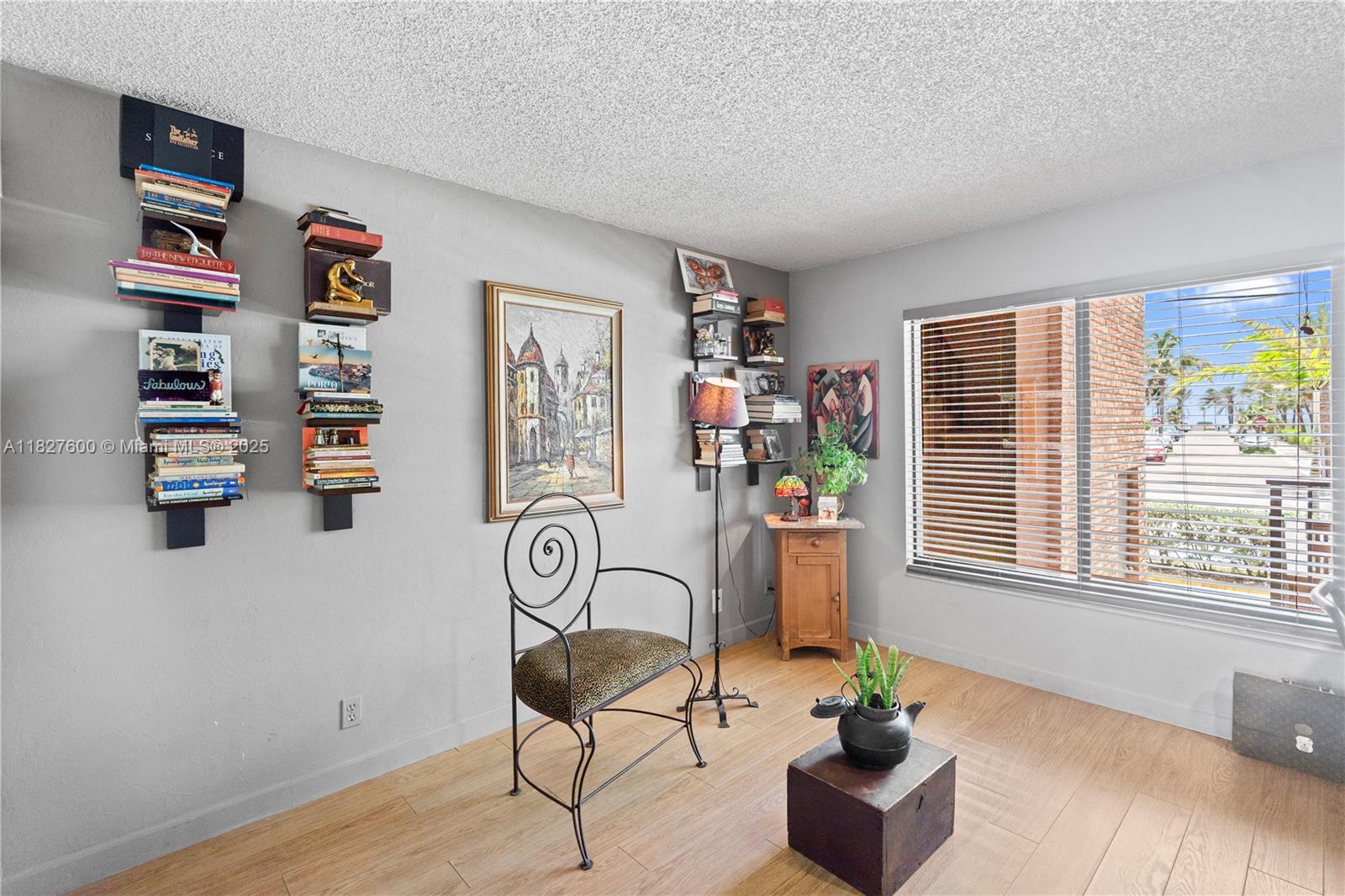 YACHT HARBOUR VILLAS CONDO - Residential