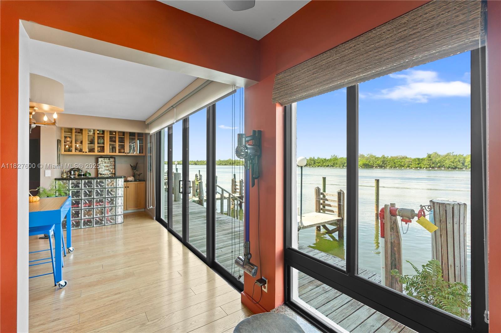 YACHT HARBOUR VILLAS CONDO - Residential