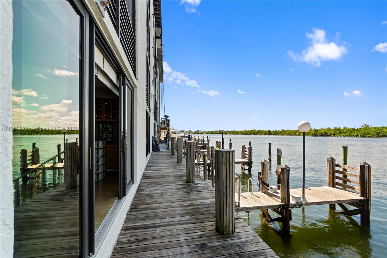 YACHT HARBOUR VILLAS CONDO - Residential