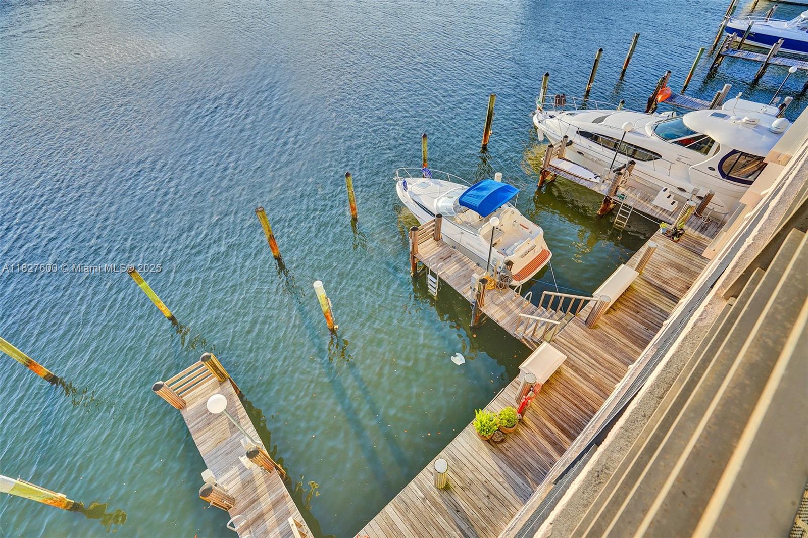 YACHT HARBOUR VILLAS CONDO - Residential