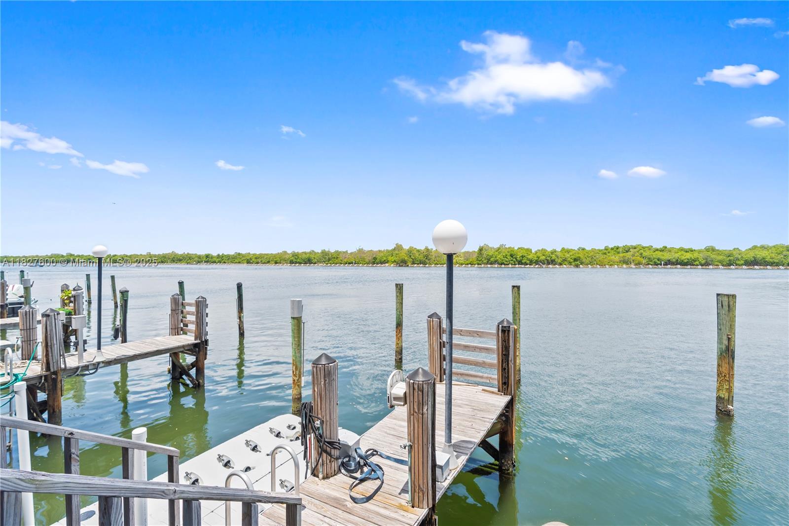 YACHT HARBOUR VILLAS CONDO - Residential