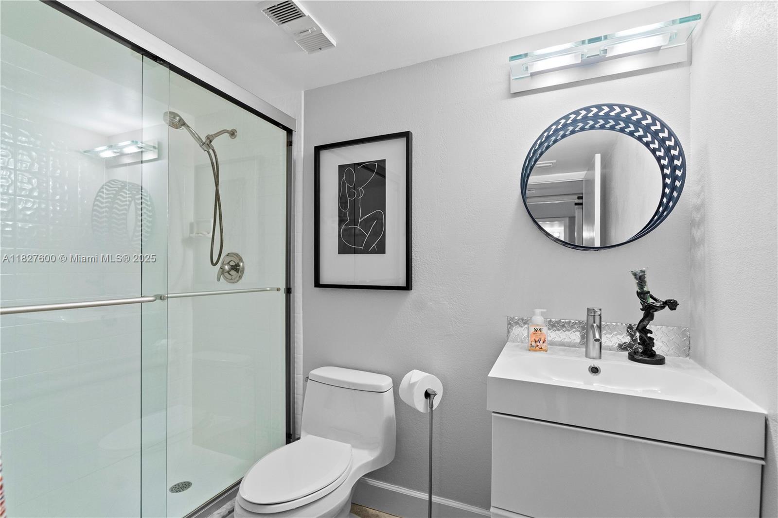 YACHT HARBOUR VILLAS CONDO - Residential