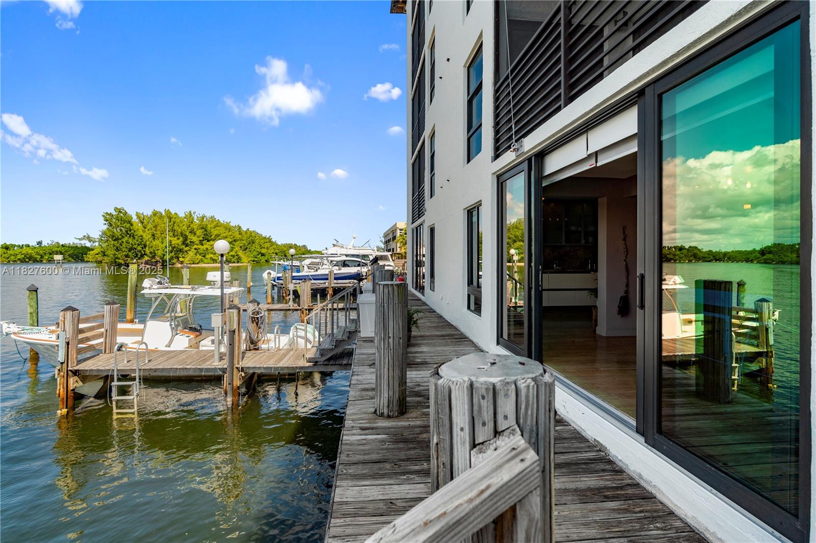 YACHT HARBOUR VILLAS CONDO - Residential