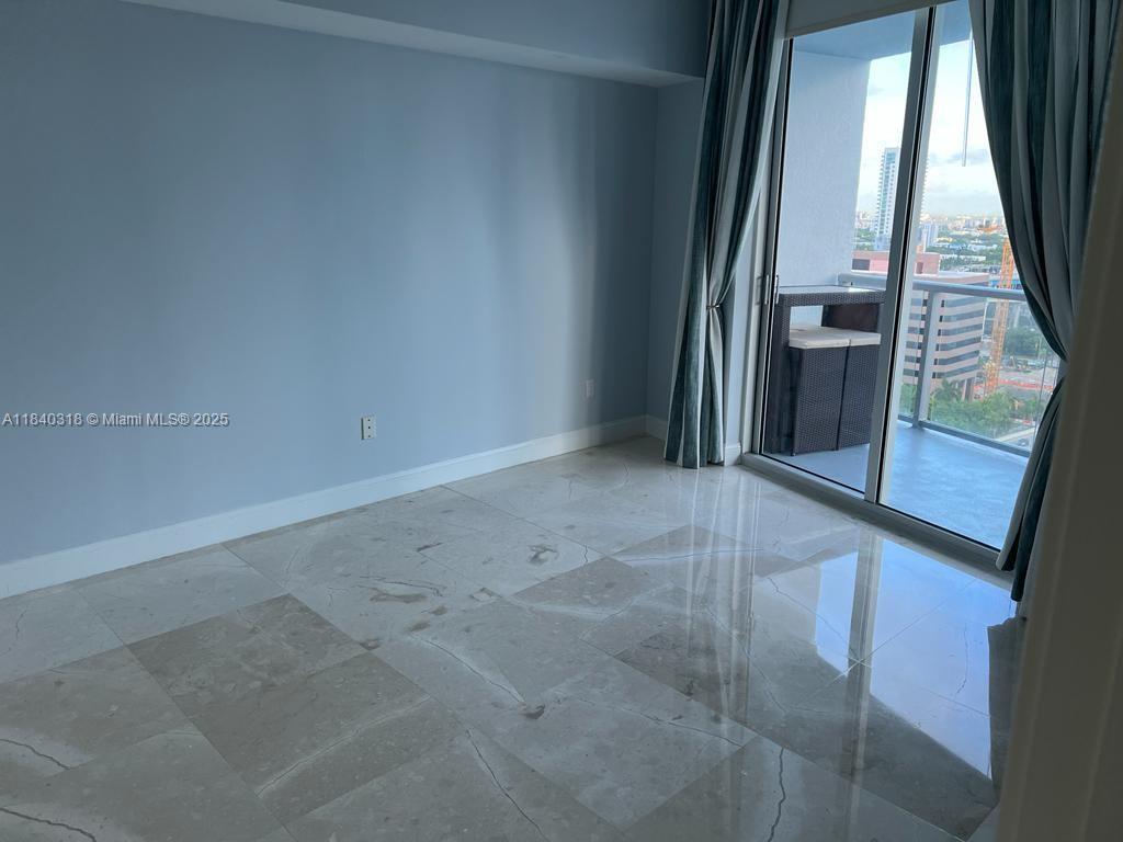 185 SW 7th St 1809