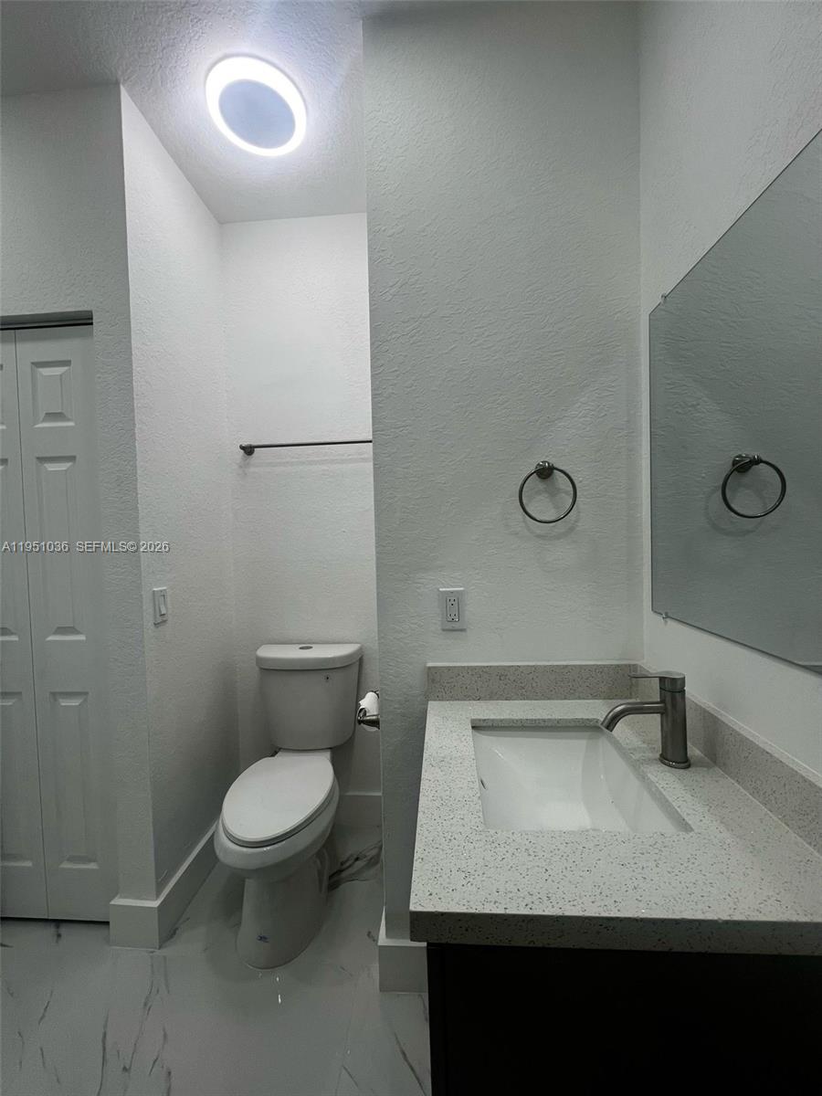 VIZCAYA VILLAS CONDO - Residential Lease