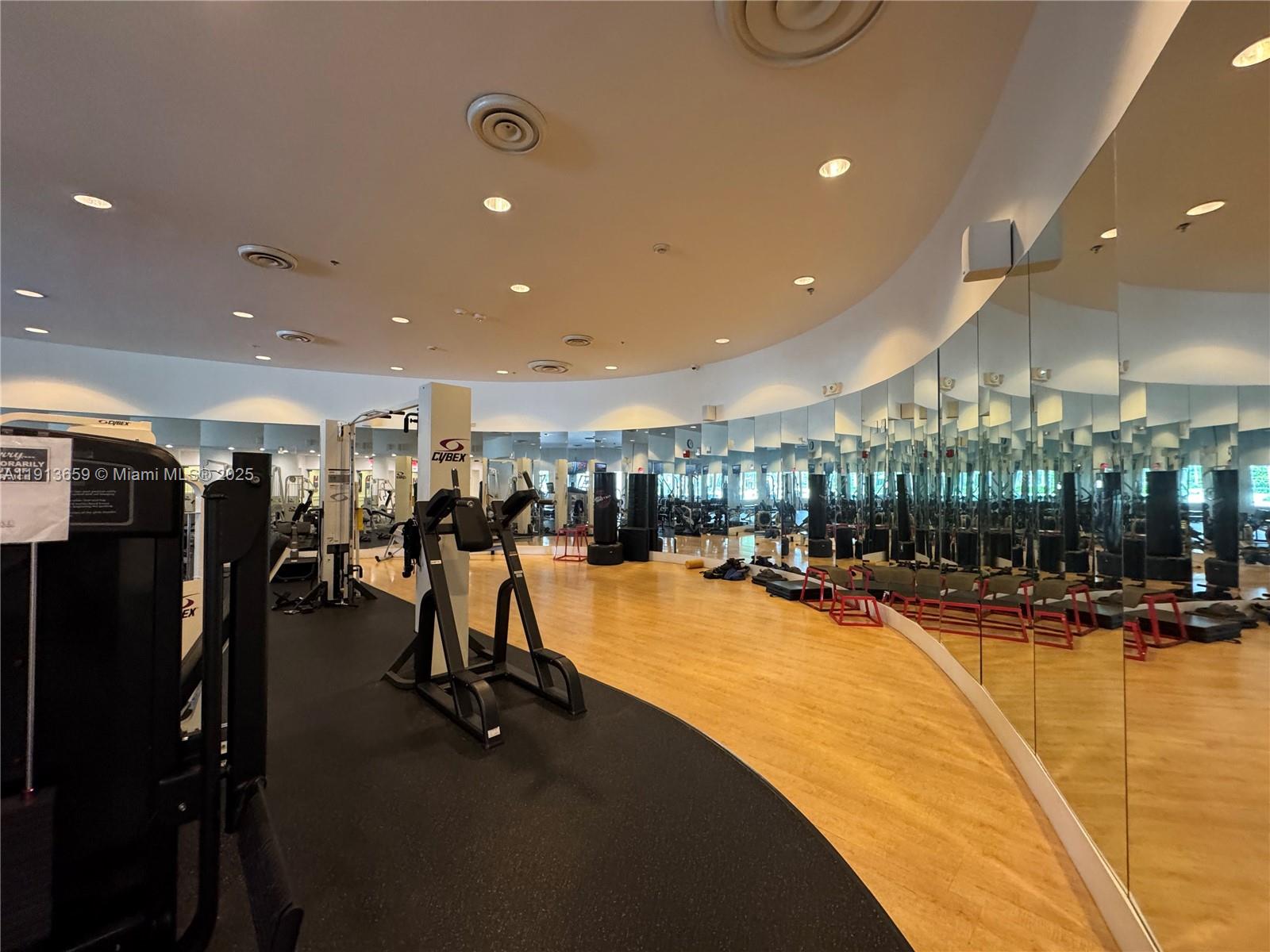 5600 CONDO - Residential Lease