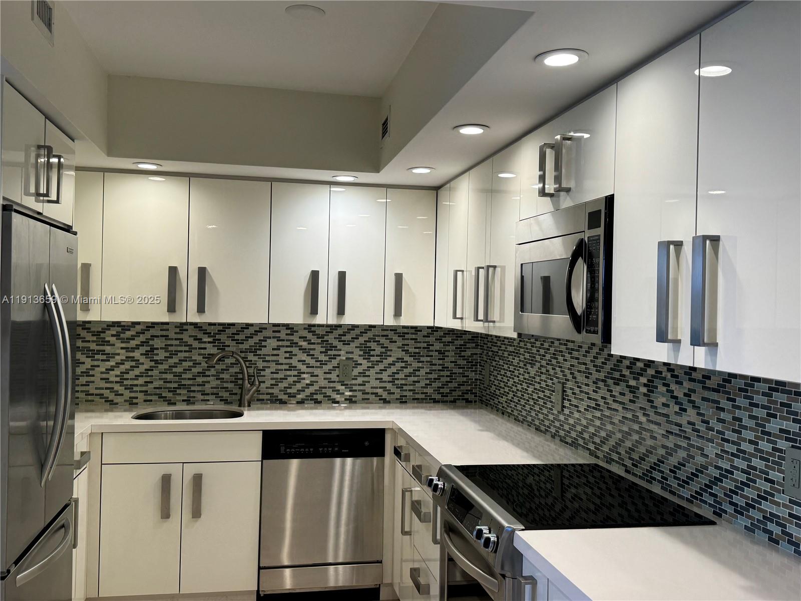 5600 CONDO - Residential Lease