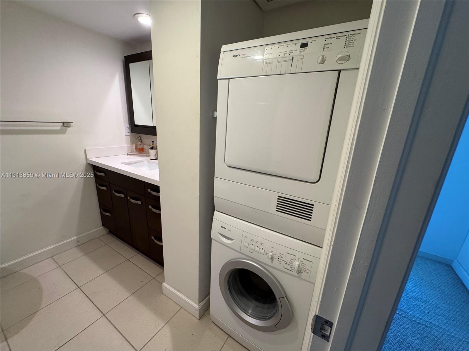 5600 CONDO - Residential Lease