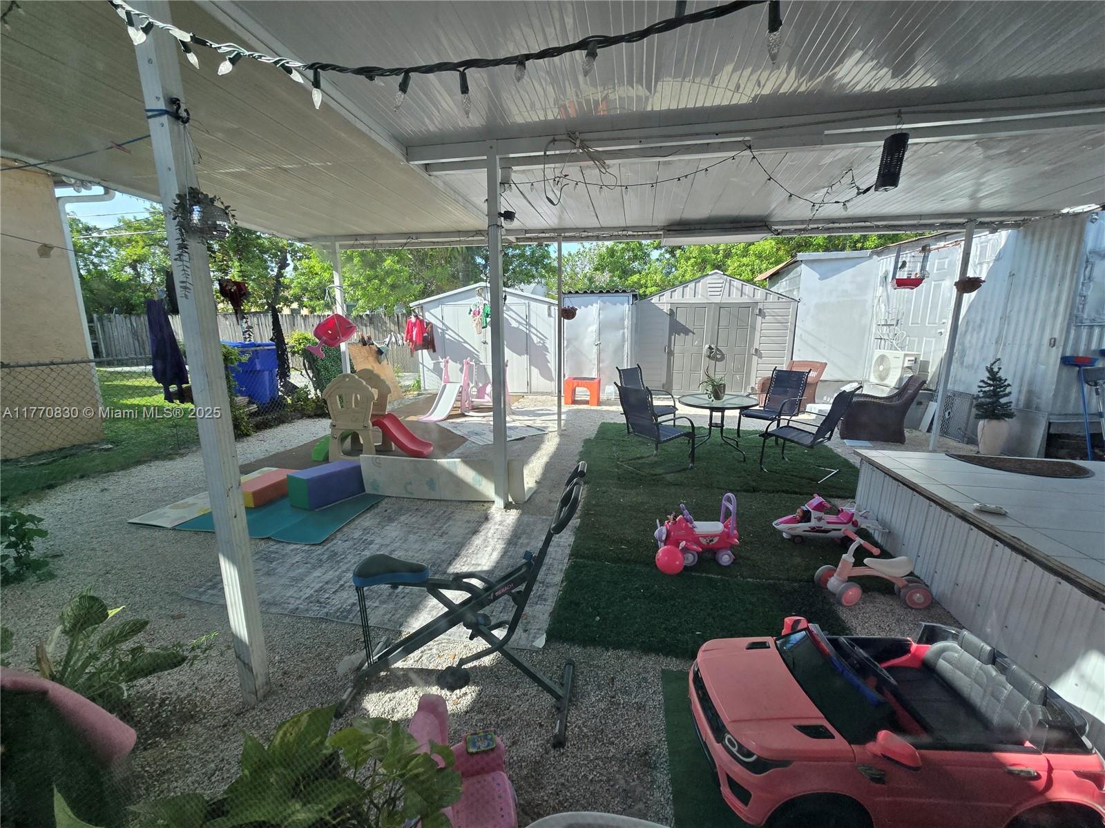 SEVENTH AVE PARK - Residential