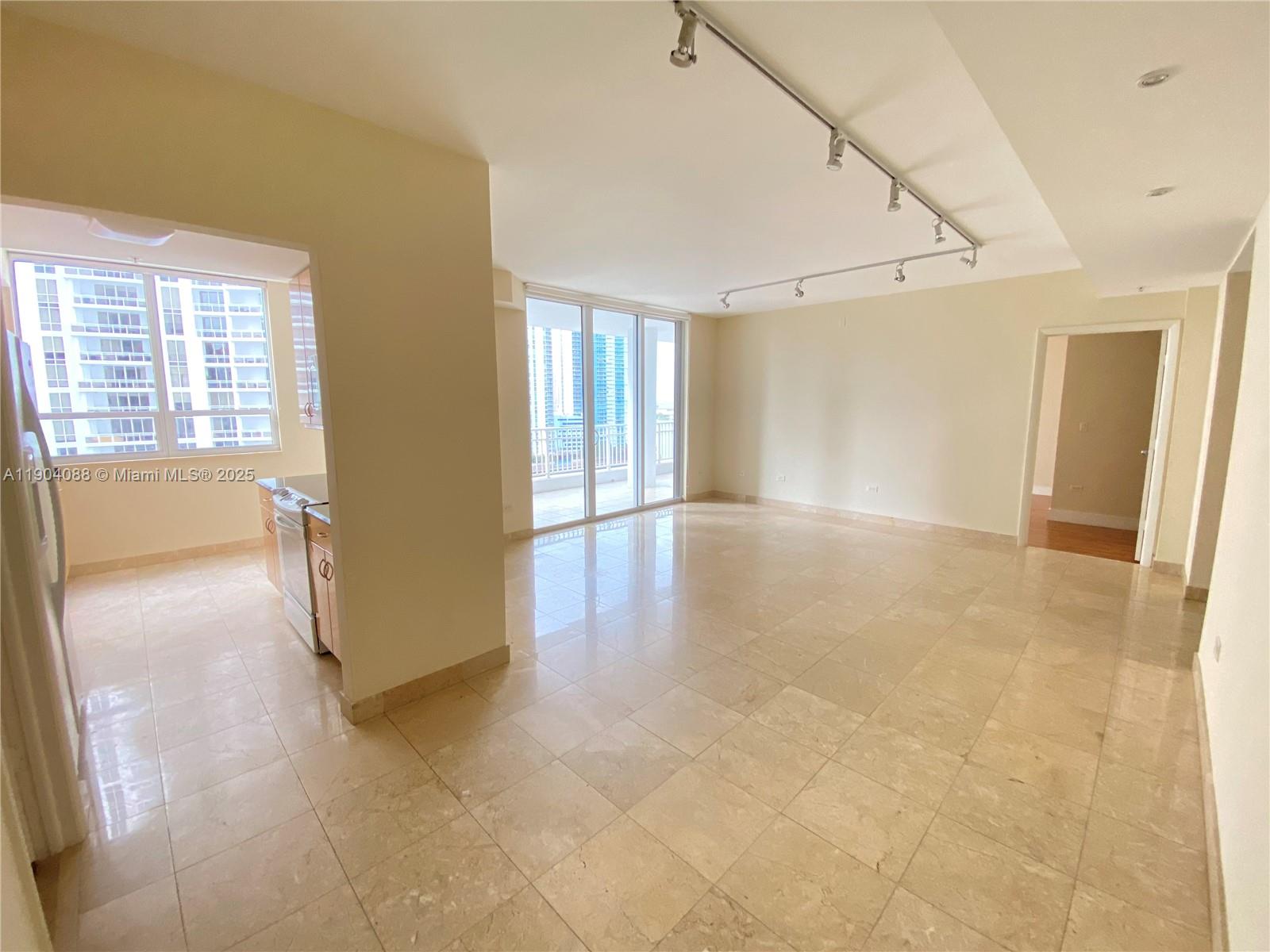COURTS BRICKELL KEY CONDO - Residential Lease