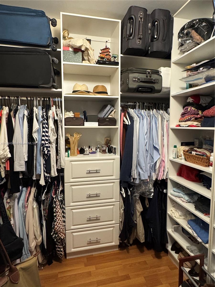 COURTS BRICKELL KEY CONDO - Residential Lease