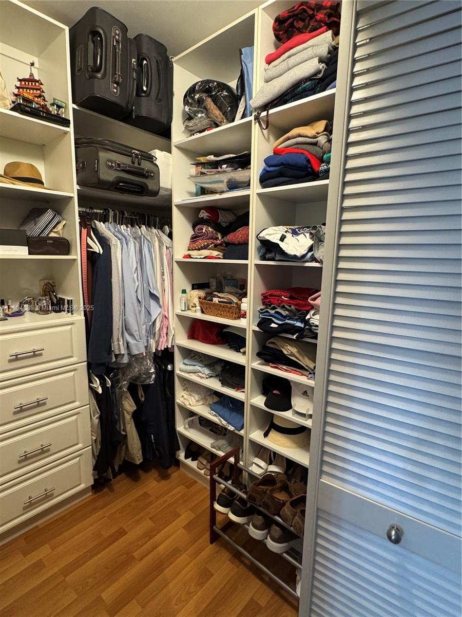 COURTS BRICKELL KEY CONDO - Residential Lease