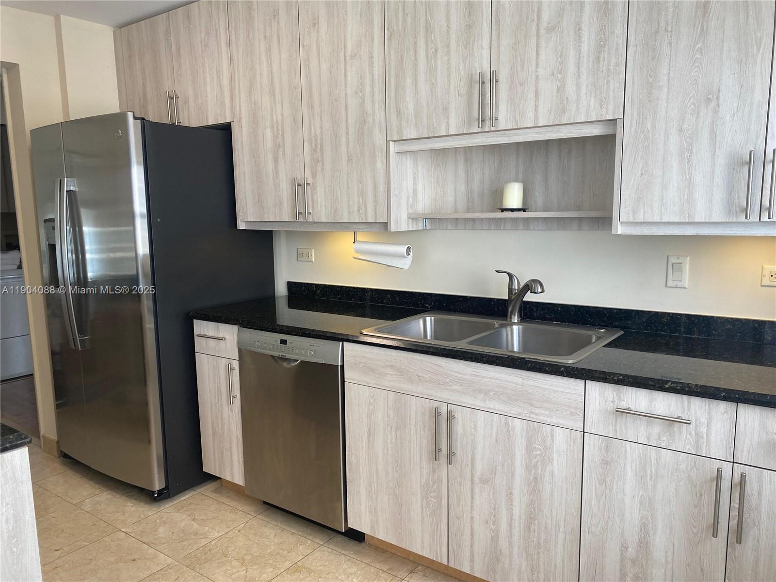 COURTS BRICKELL KEY CONDO - Residential Lease