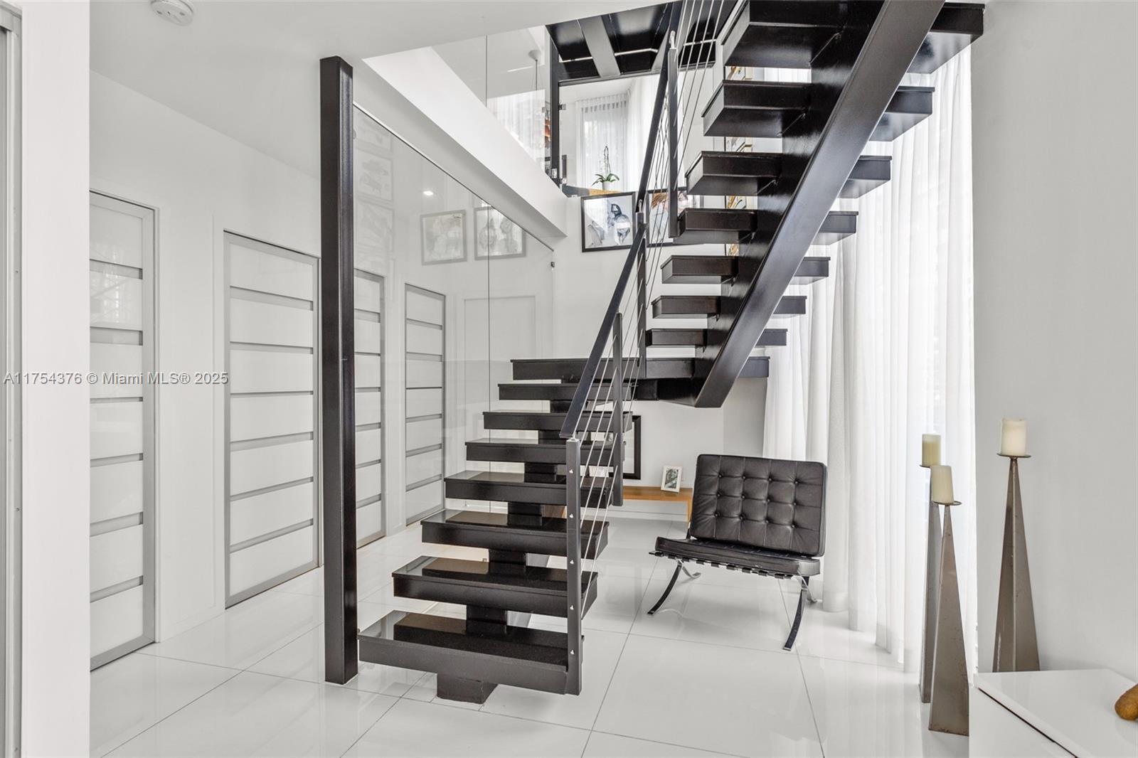 BAY HARBOUR ISLAND - Residential