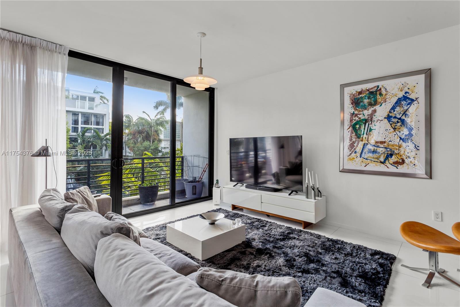 BAY HARBOUR ISLAND - Residential
