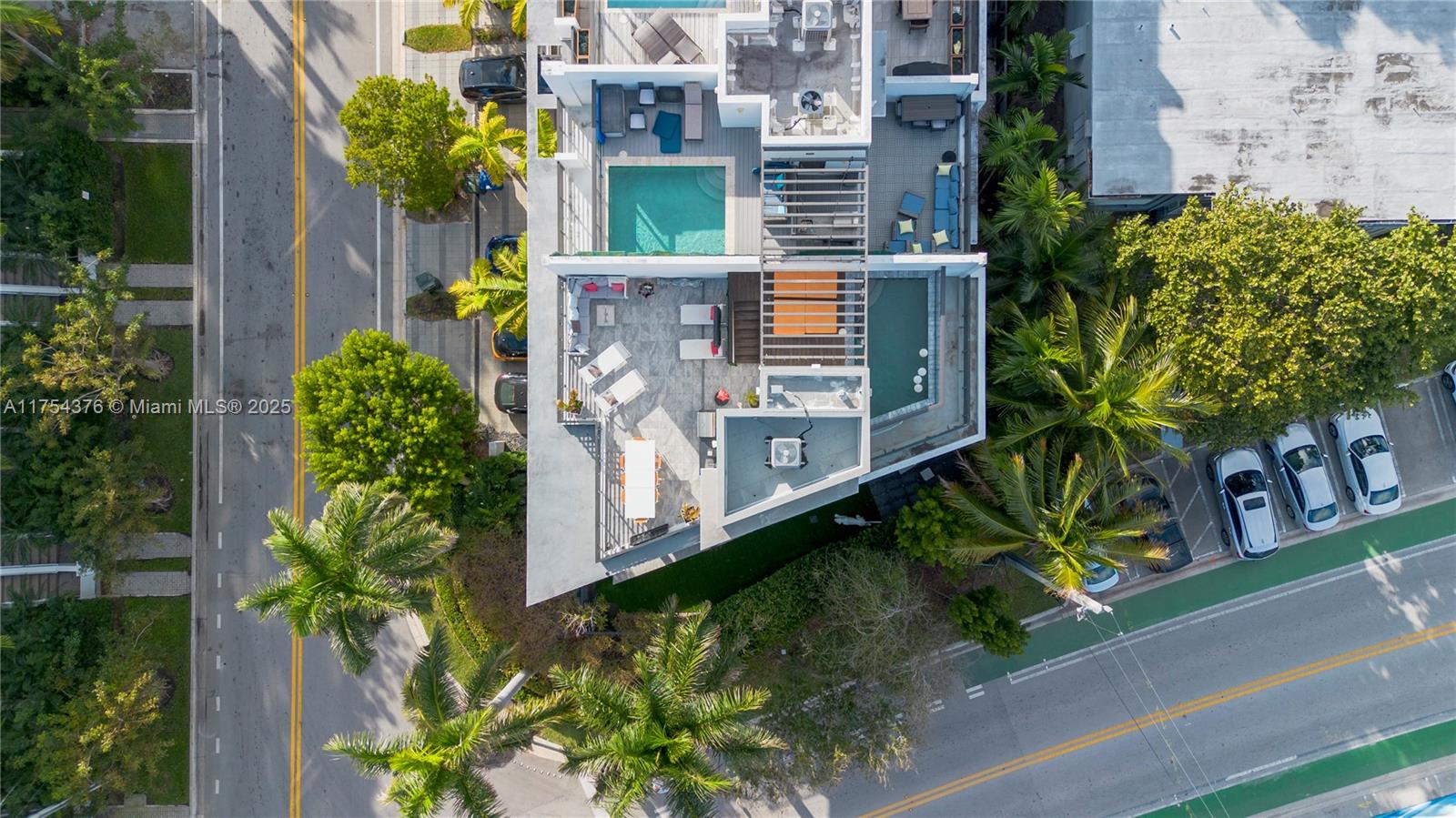 BAY HARBOUR ISLAND - Residential