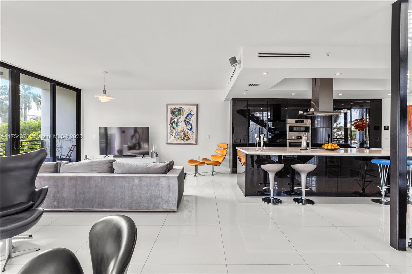 BAY HARBOUR ISLAND - Residential