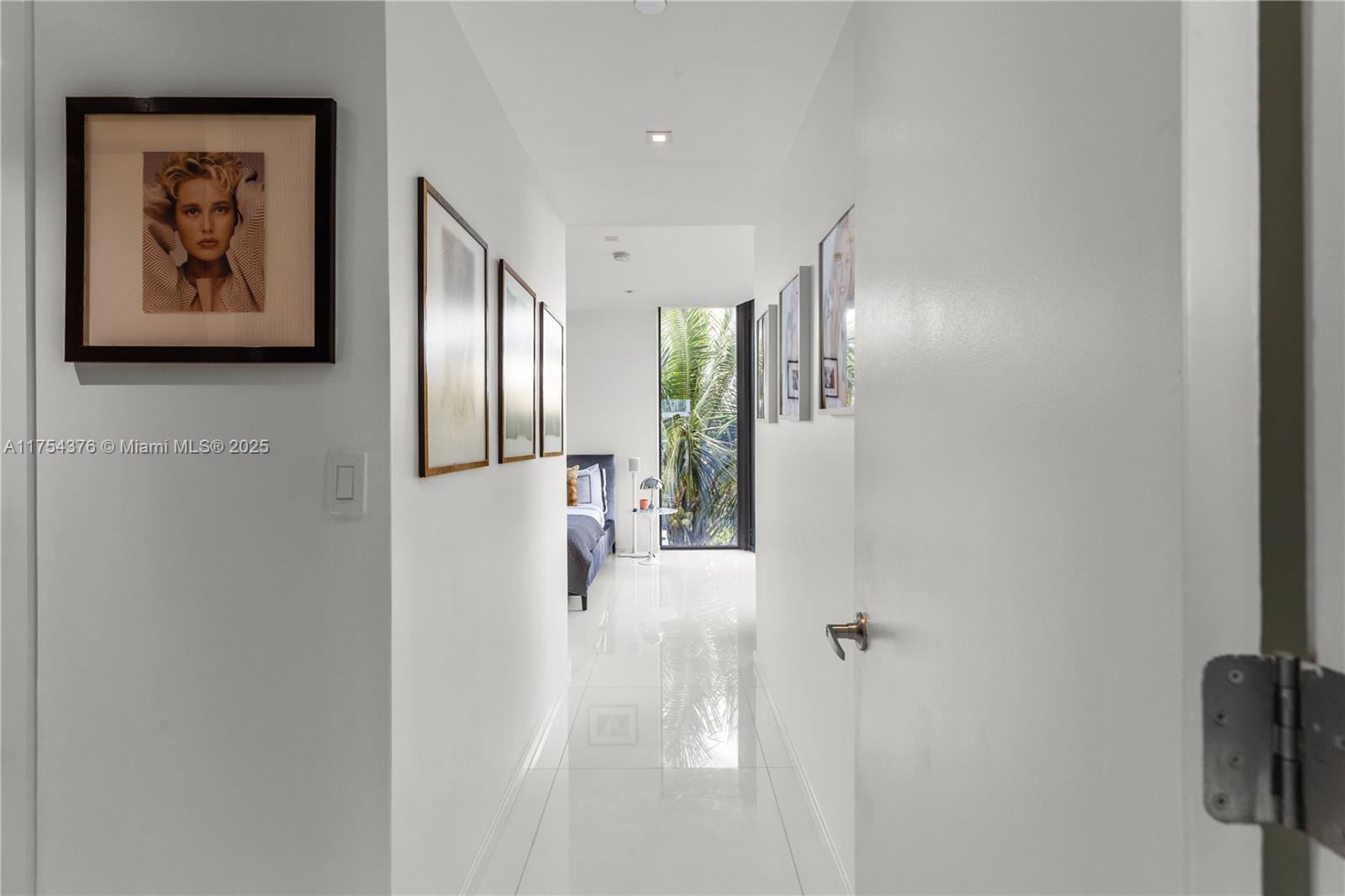 BAY HARBOUR ISLAND - Residential