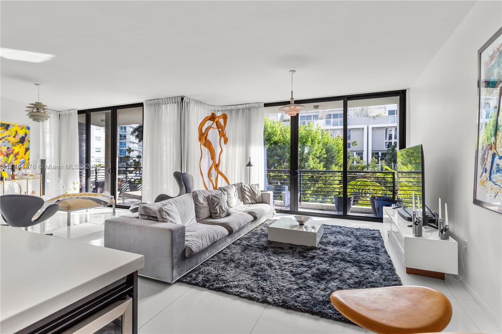 BAY HARBOUR ISLAND - Residential