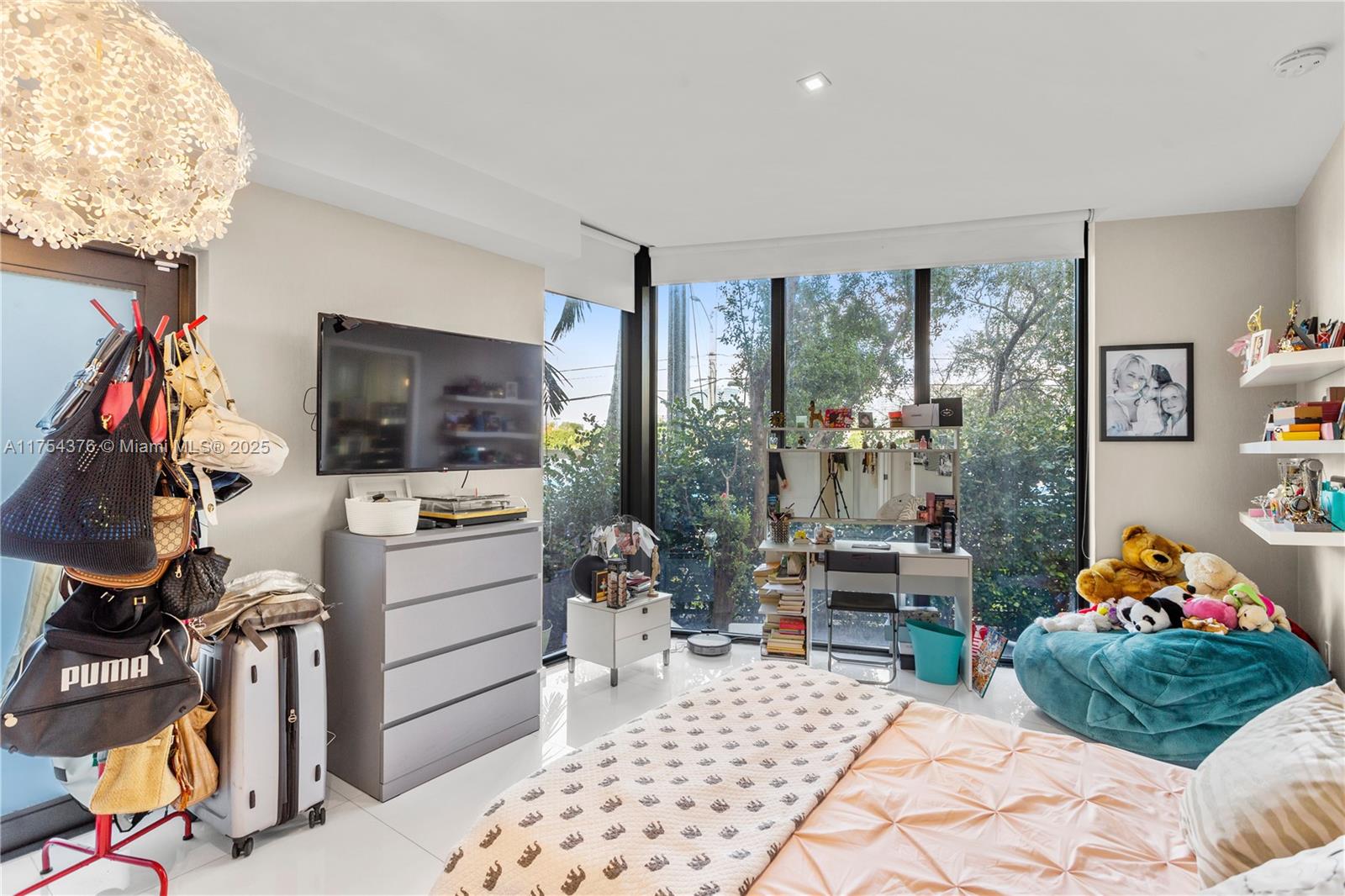 BAY HARBOUR ISLAND - Residential