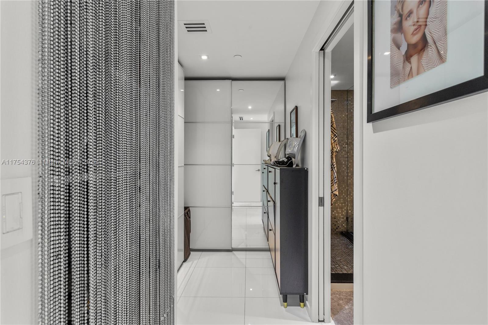 BAY HARBOUR ISLAND - Residential