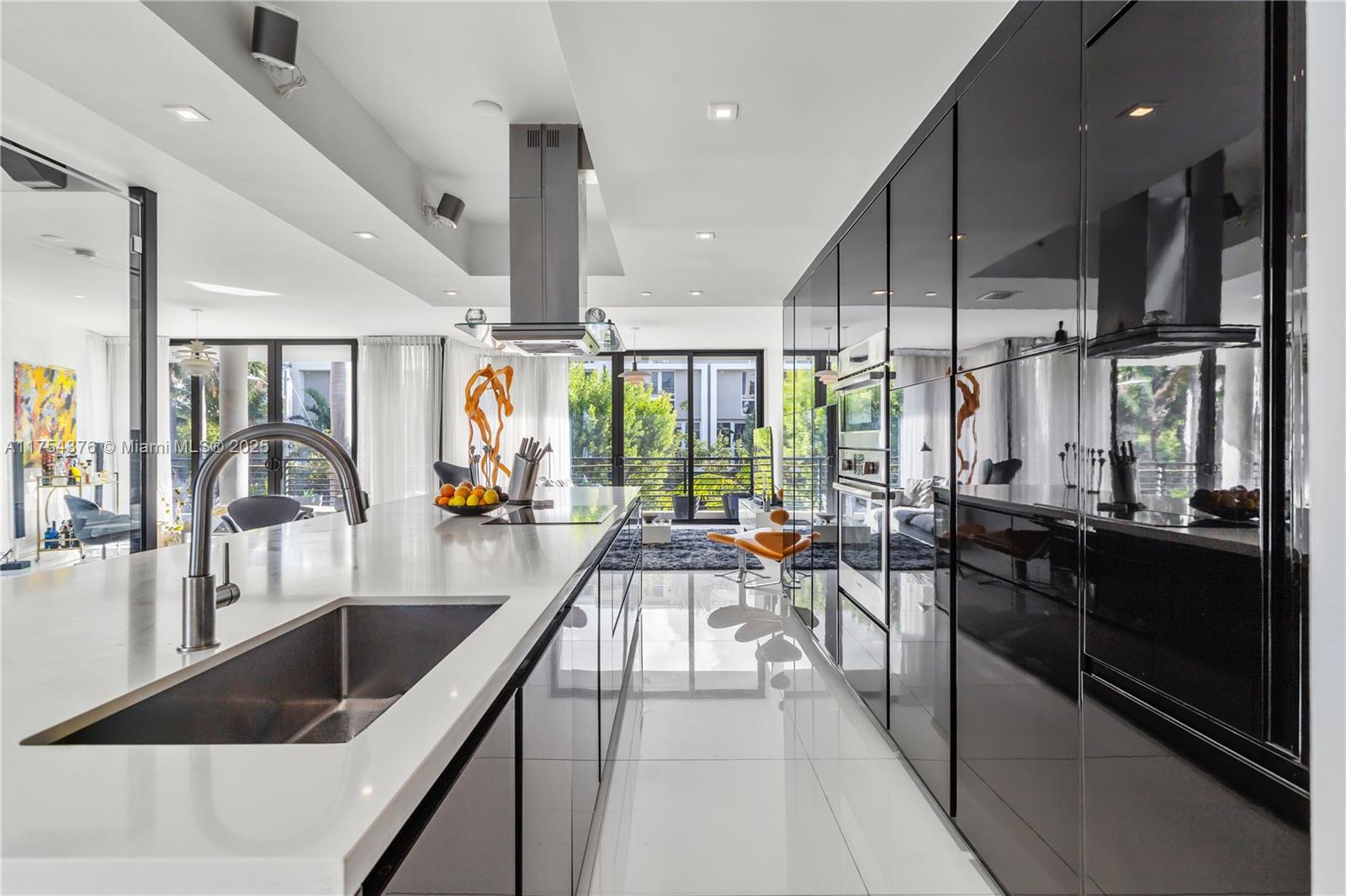 BAY HARBOUR ISLAND - Residential