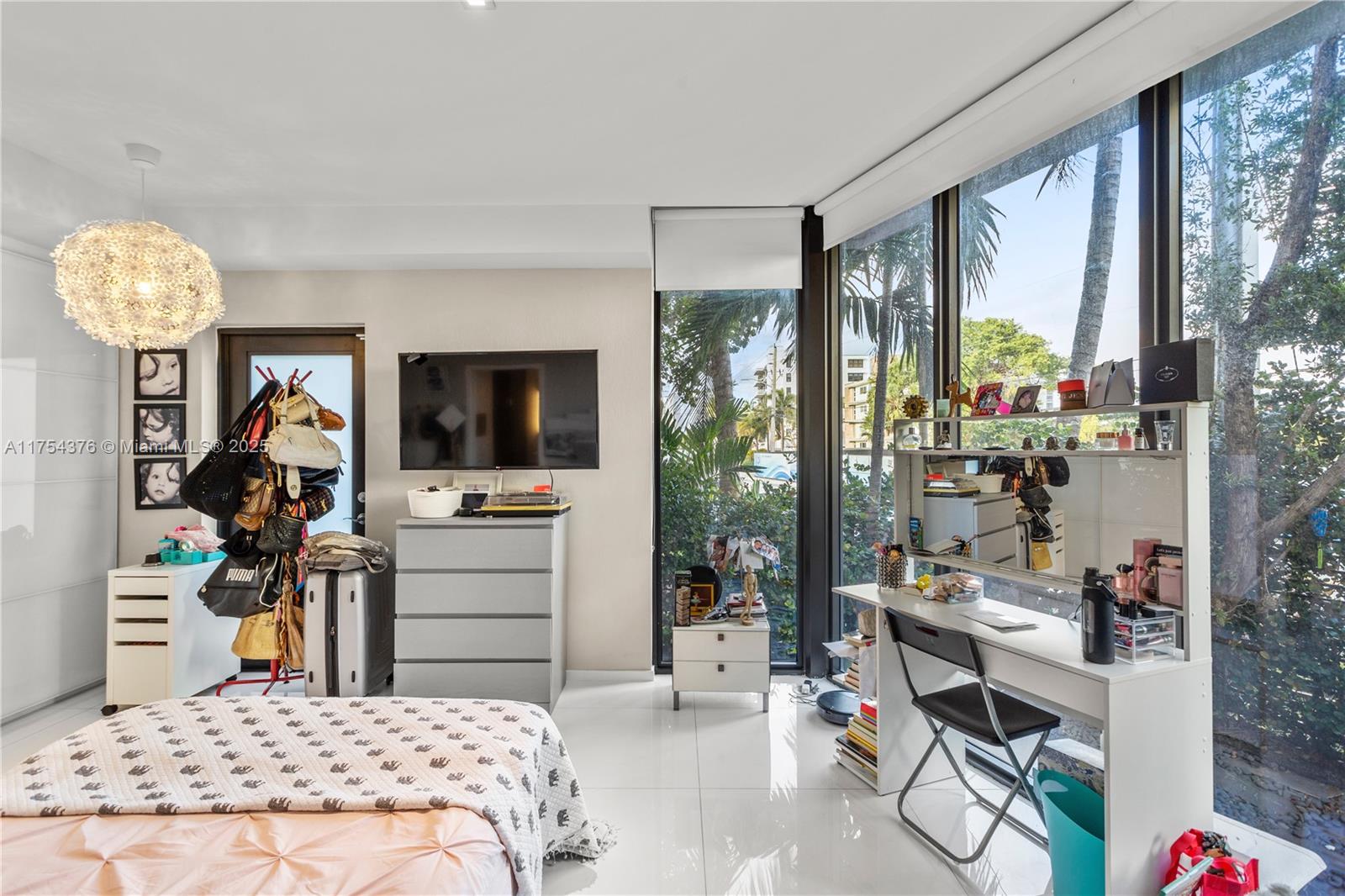 BAY HARBOUR ISLAND - Residential