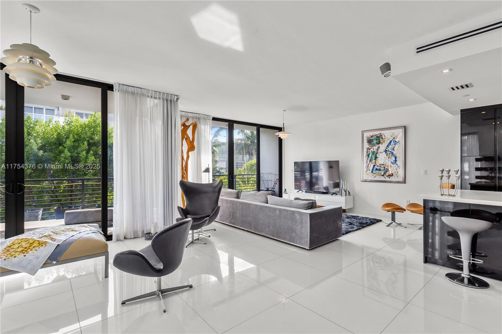 BAY HARBOUR ISLAND - Residential
