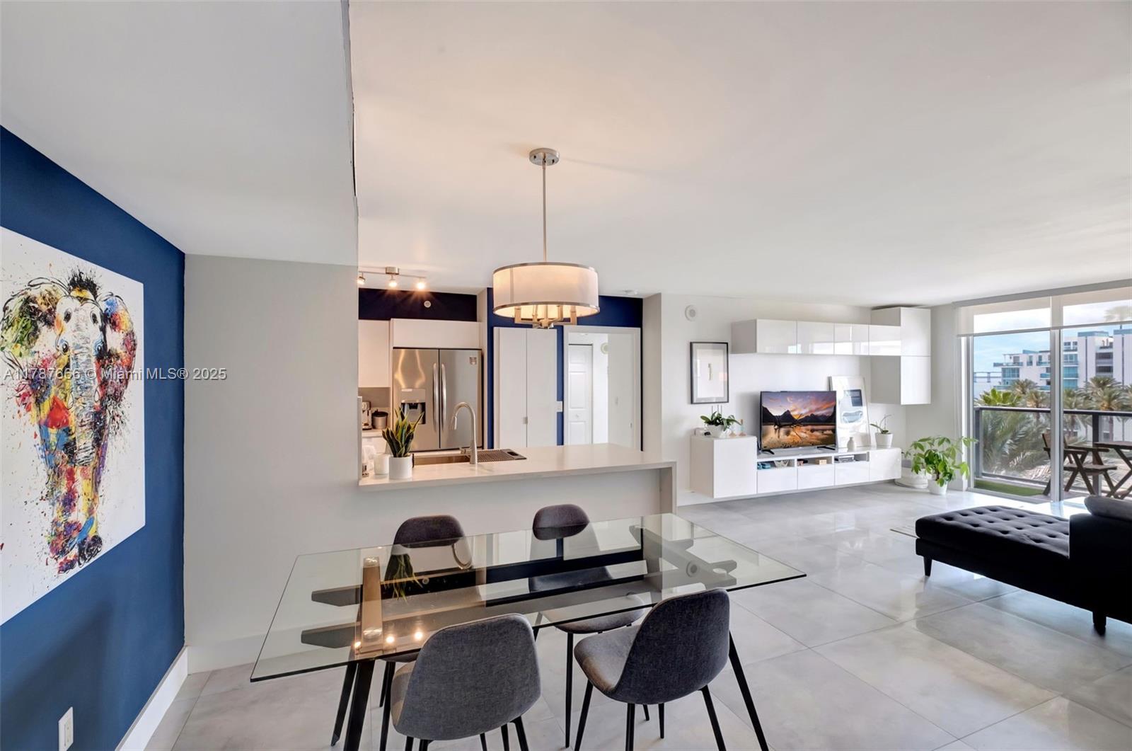 Property for Sale at 1155 Brickell Bay Dr 403, Miami, Broward County, Florida - Bedrooms: 2 
Bathrooms: 2  - $599,000
