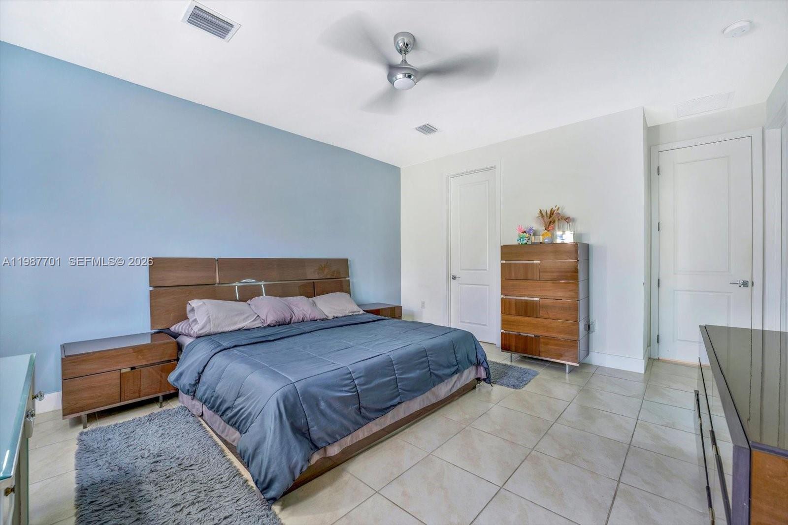 DOWNTOWN DORAL SOUTH PHAS - Residential