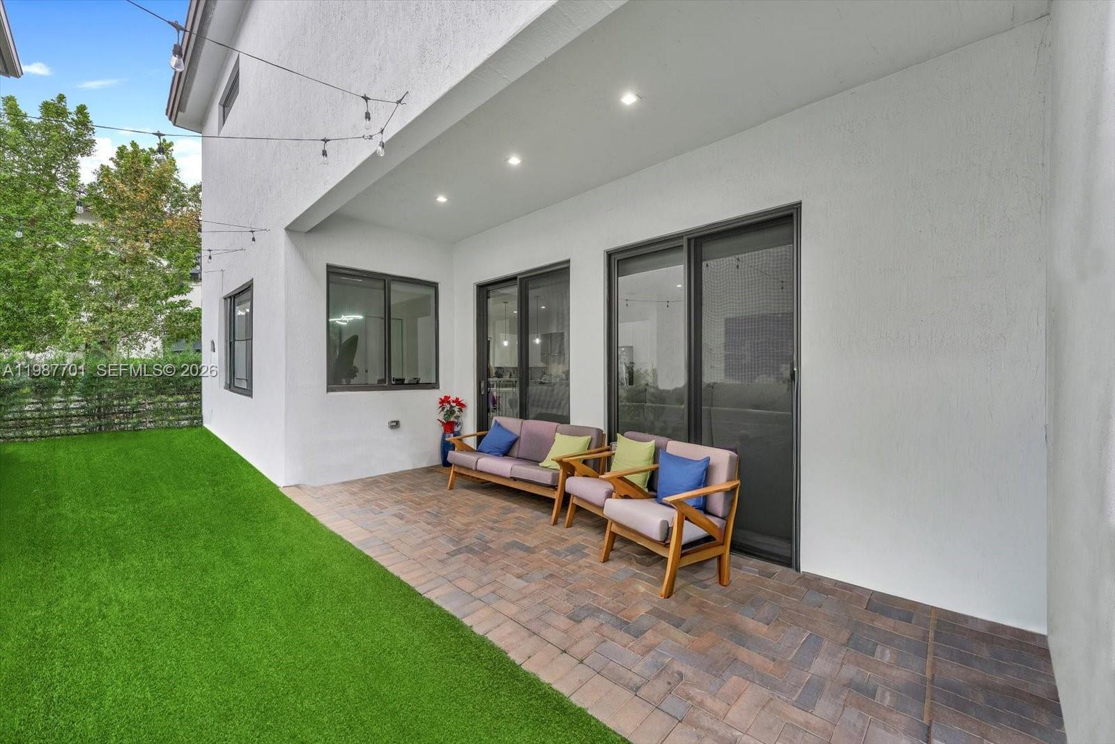 DOWNTOWN DORAL SOUTH PHAS - Residential