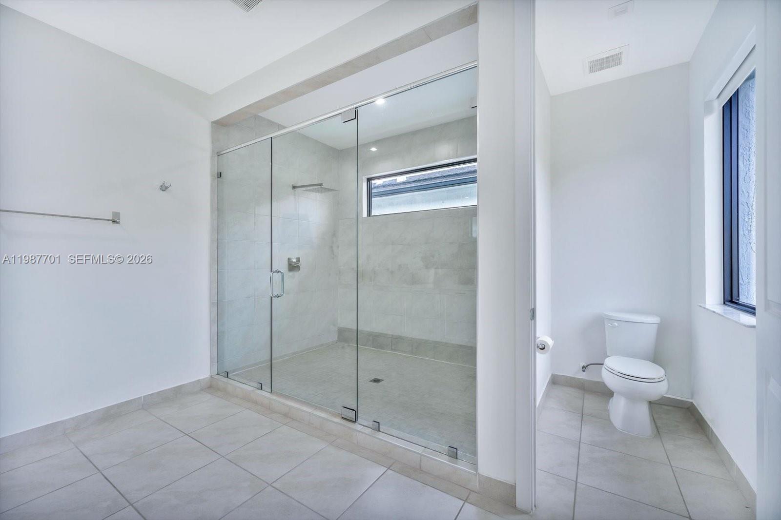 DOWNTOWN DORAL SOUTH PHAS - Residential