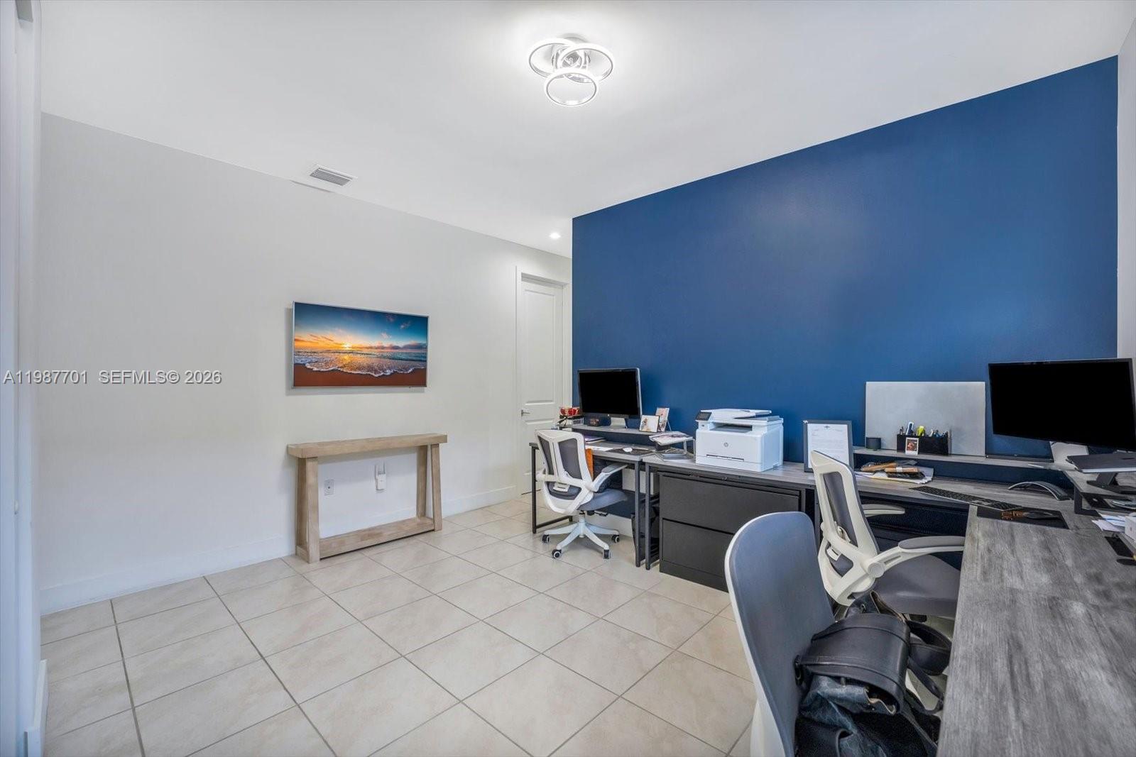 DOWNTOWN DORAL SOUTH PHAS - Residential