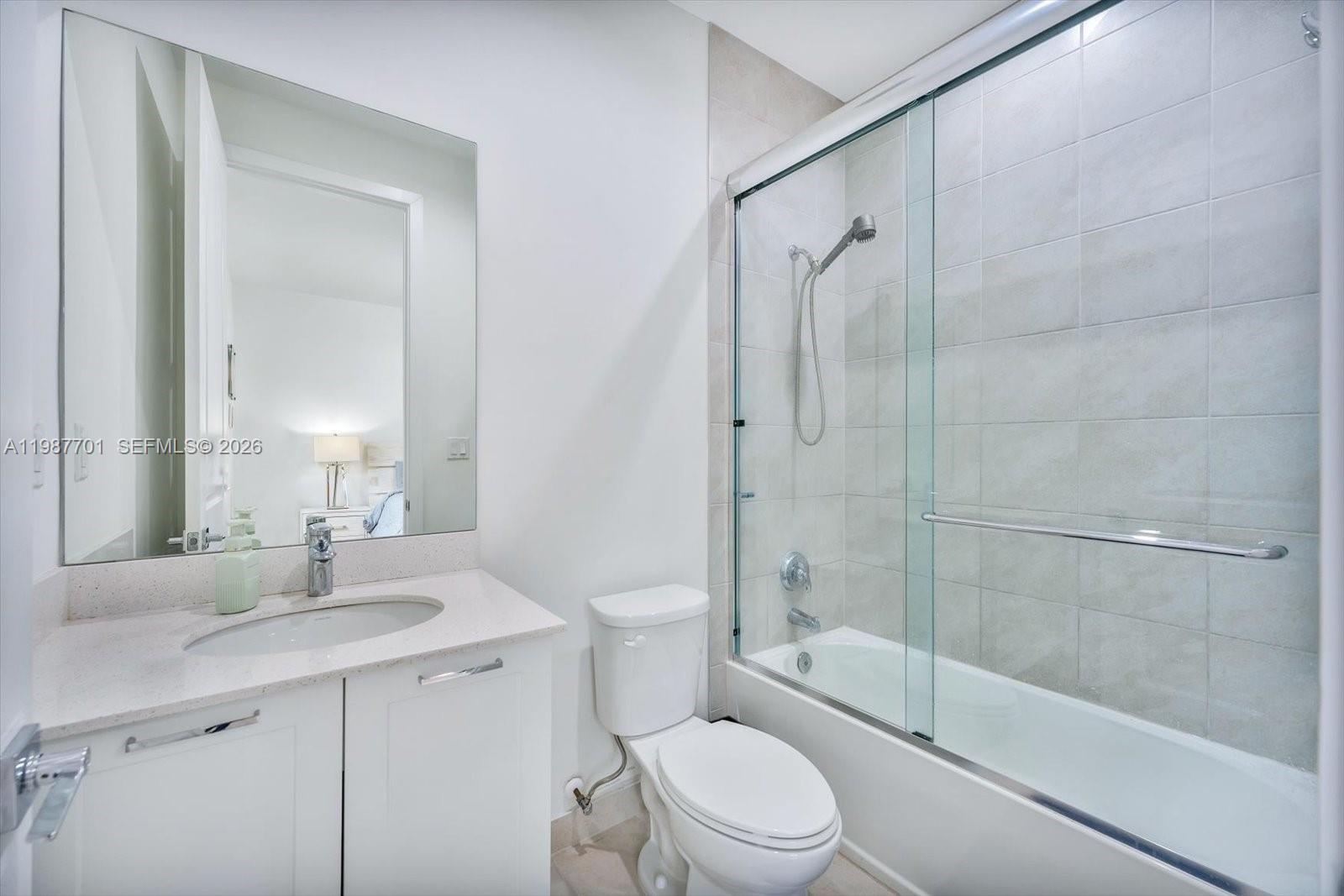 DOWNTOWN DORAL SOUTH PHAS - Residential