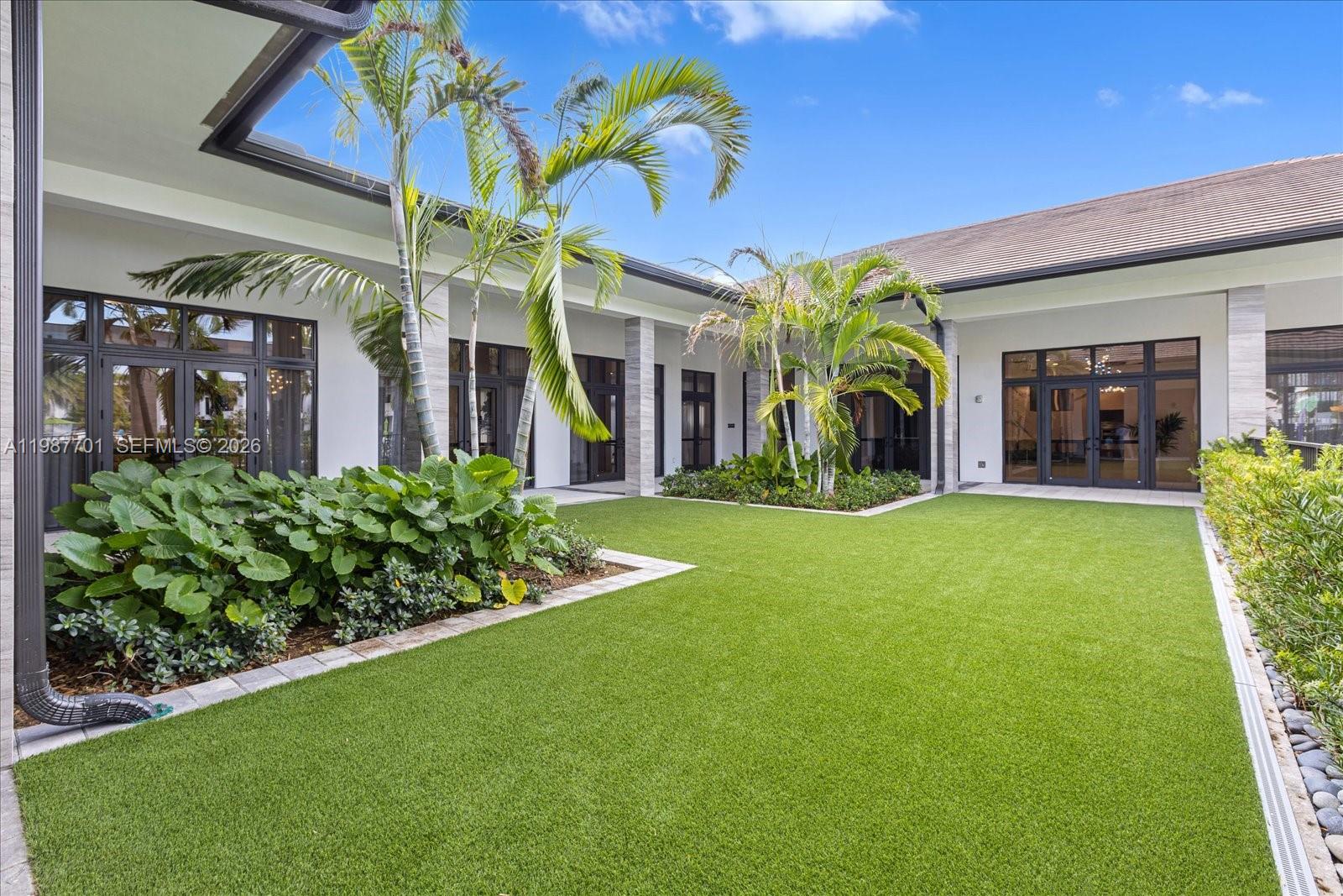 DOWNTOWN DORAL SOUTH PHAS - Residential