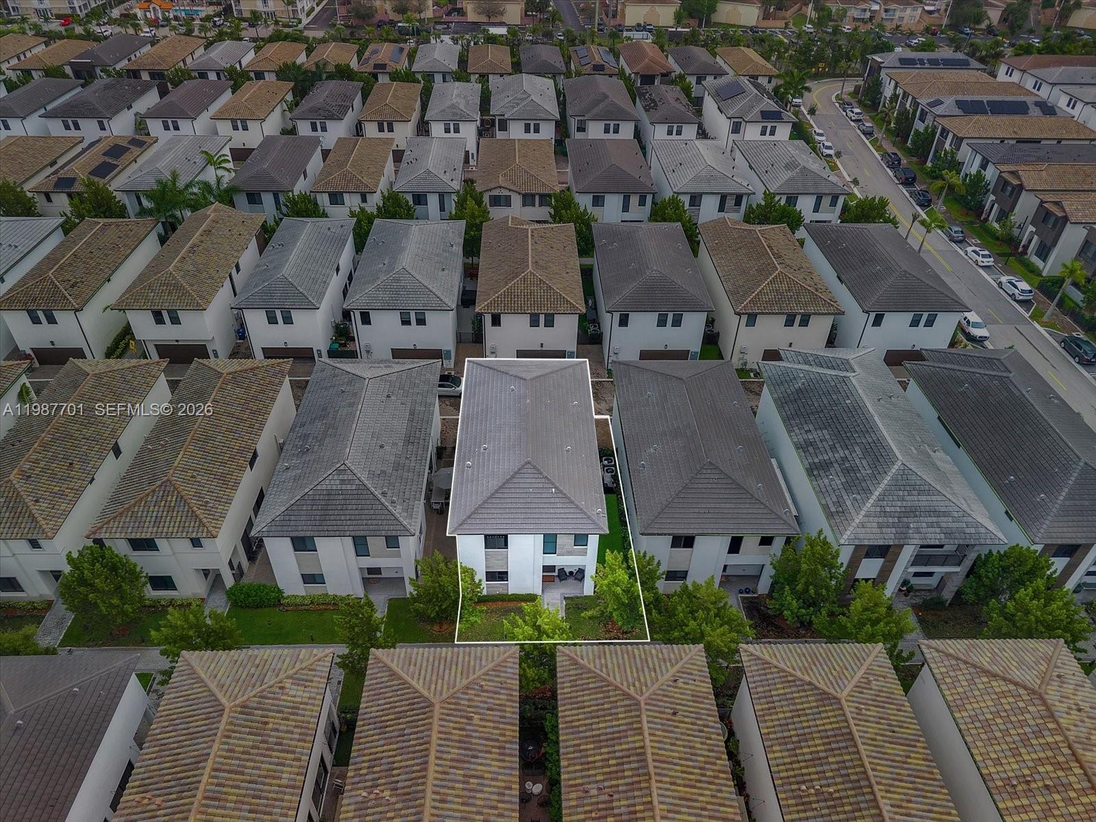 DOWNTOWN DORAL SOUTH PHAS - Residential