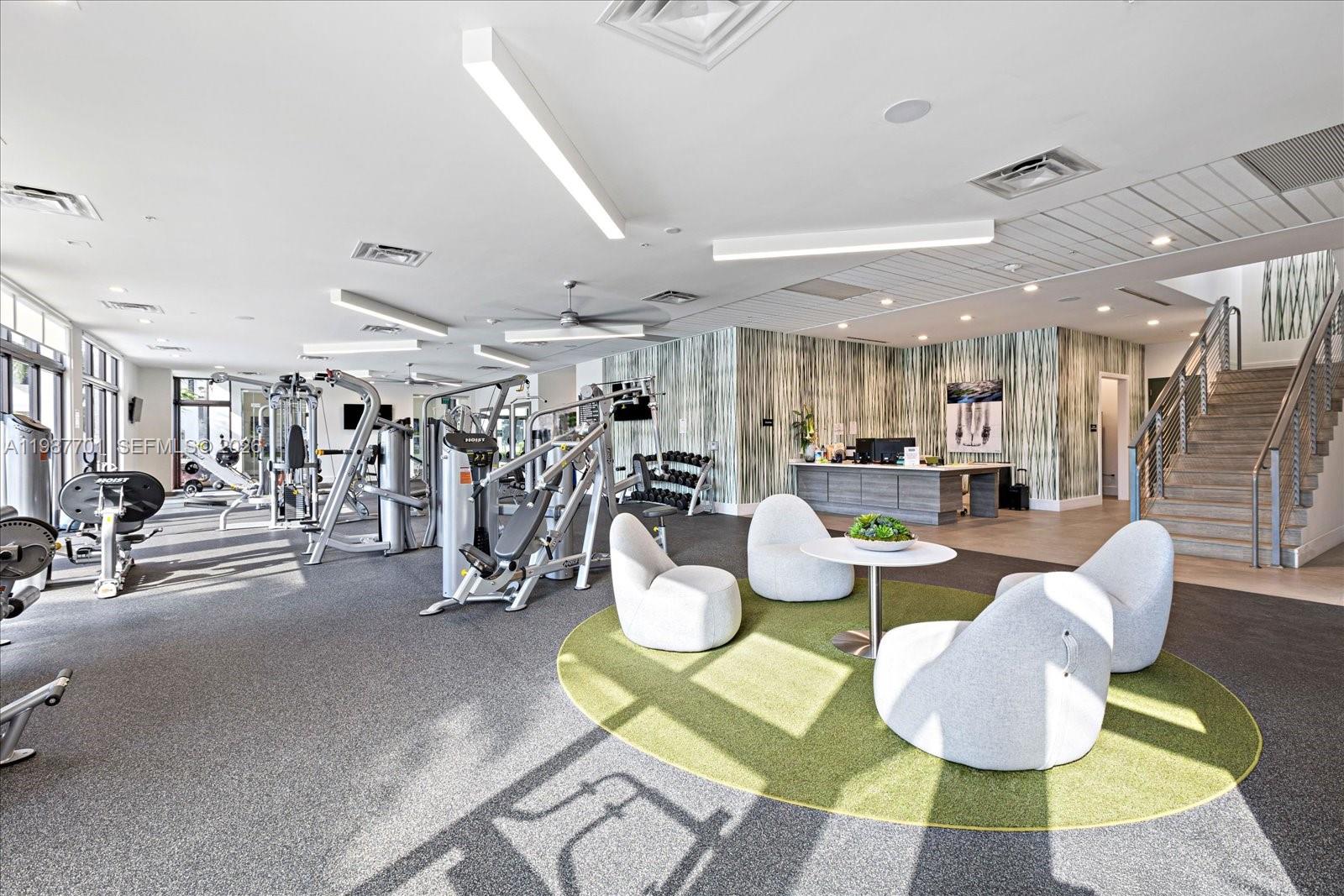 DOWNTOWN DORAL SOUTH PHAS - Residential