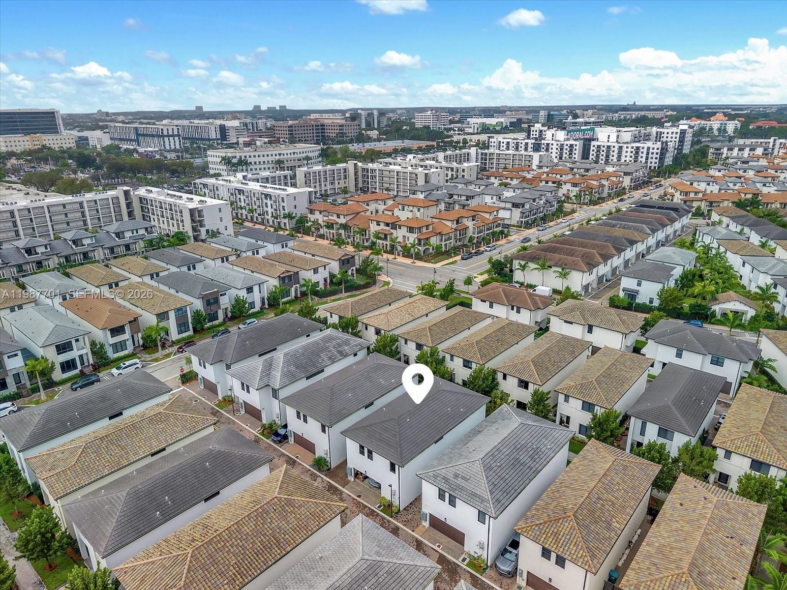 DOWNTOWN DORAL SOUTH PHAS - Residential