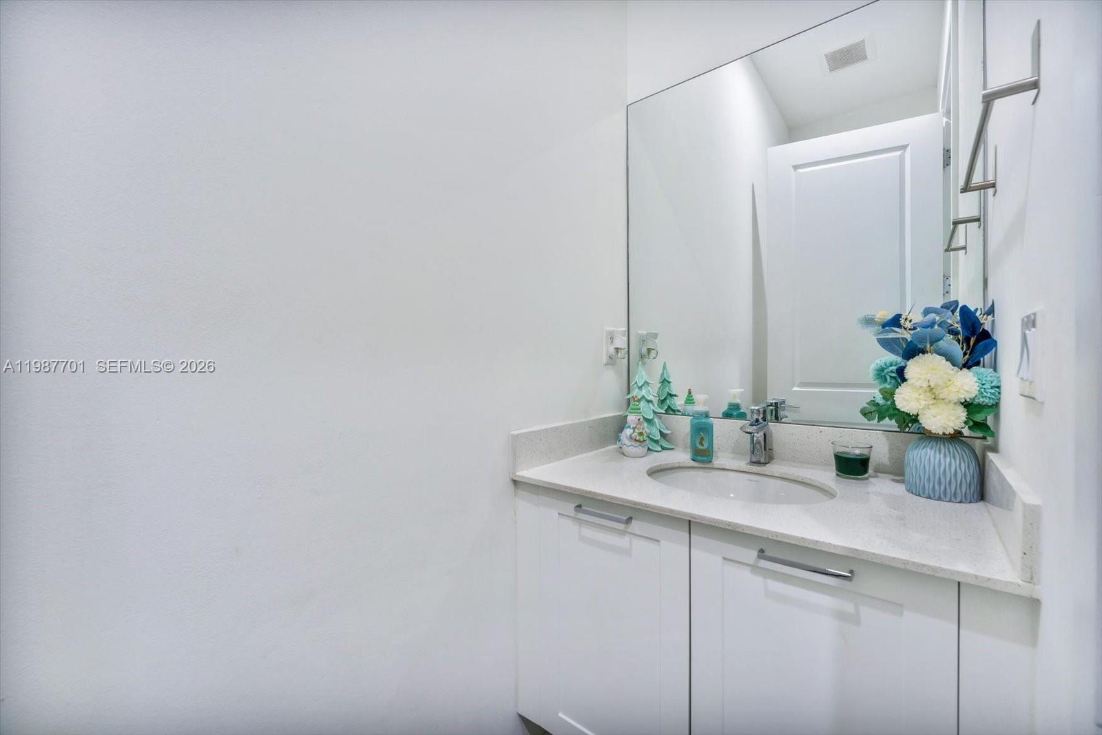 DOWNTOWN DORAL SOUTH PHAS - Residential