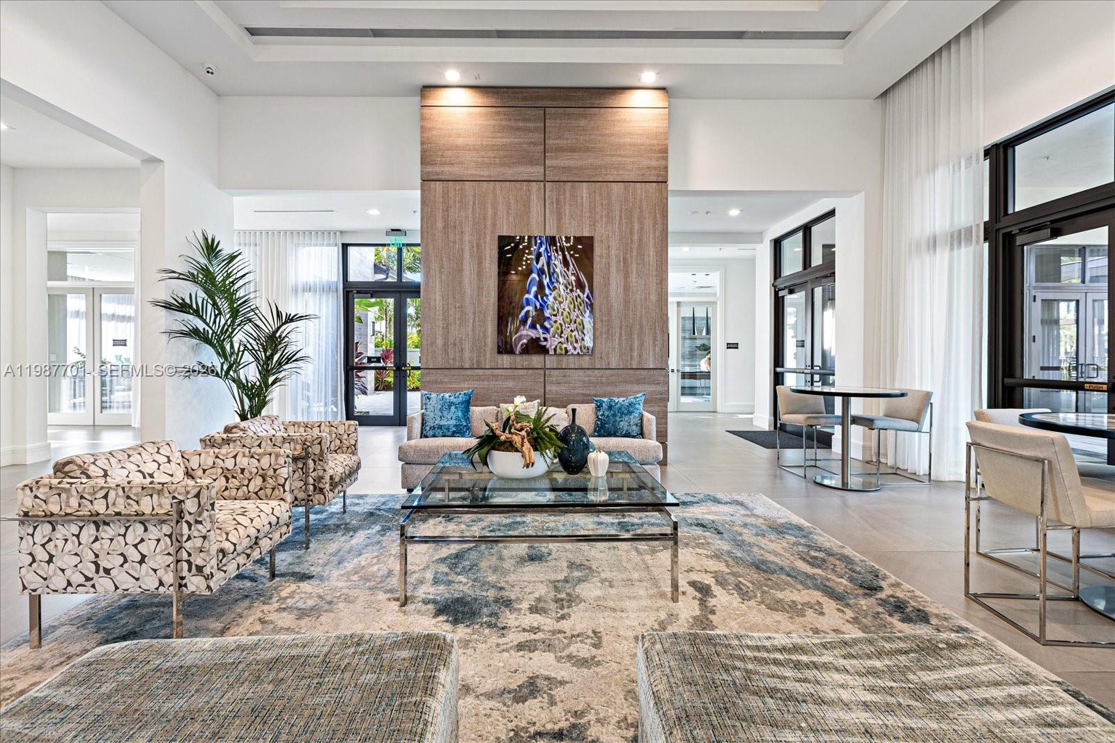 DOWNTOWN DORAL SOUTH PHAS - Residential