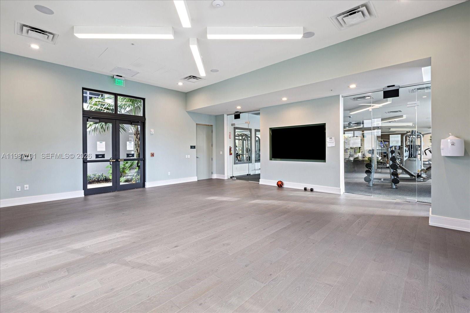 DOWNTOWN DORAL SOUTH PHAS - Residential