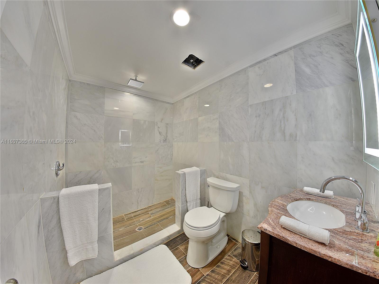 HOLLYWOOD LITTLE RANCHES - Residential Lease