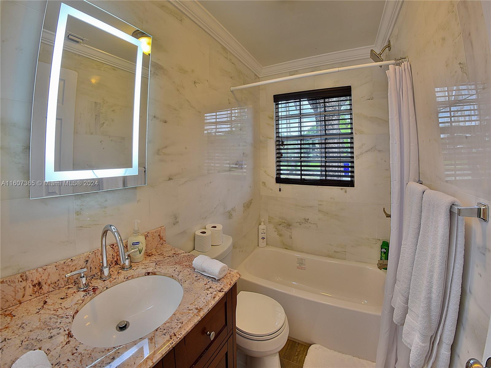 HOLLYWOOD LITTLE RANCHES - Residential Lease