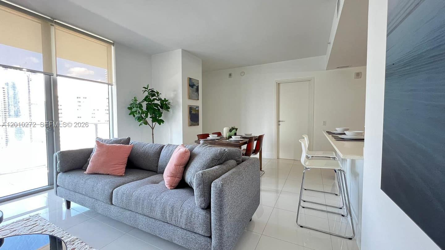 1300 Brickell Bay Dr 3400