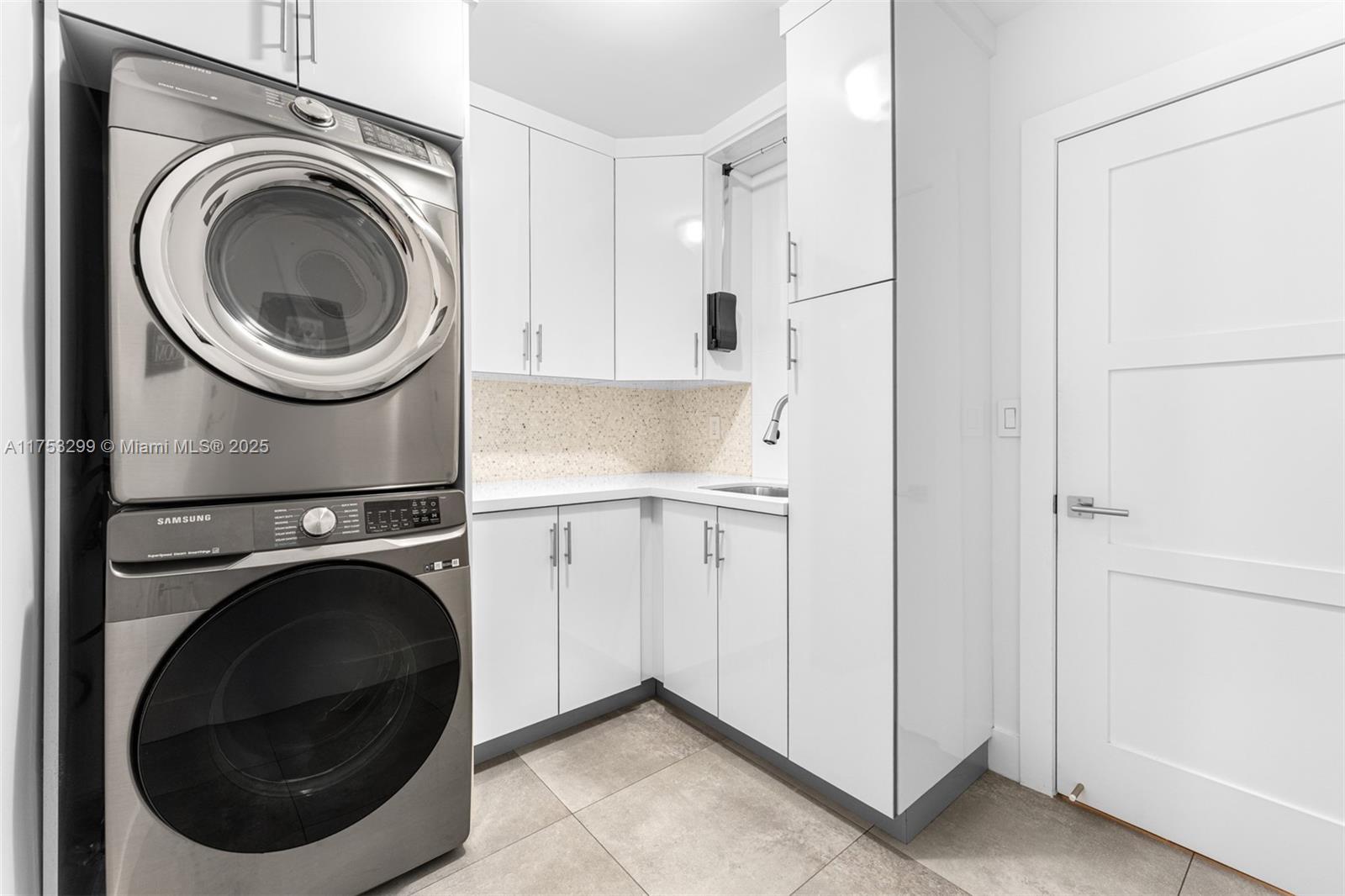 RIDGELINE ESTATES - Residential